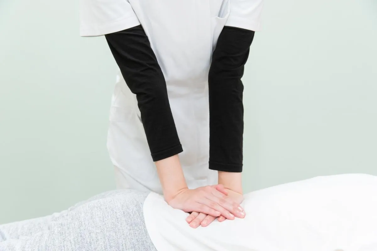 産後の整体で骨盤矯正は必要？子育てと両立しやすい通院先の選び方